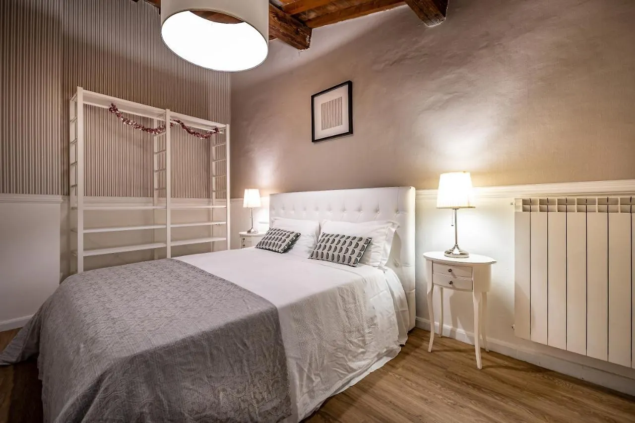 Apartment Florentine Experience In Santa Croce Florence