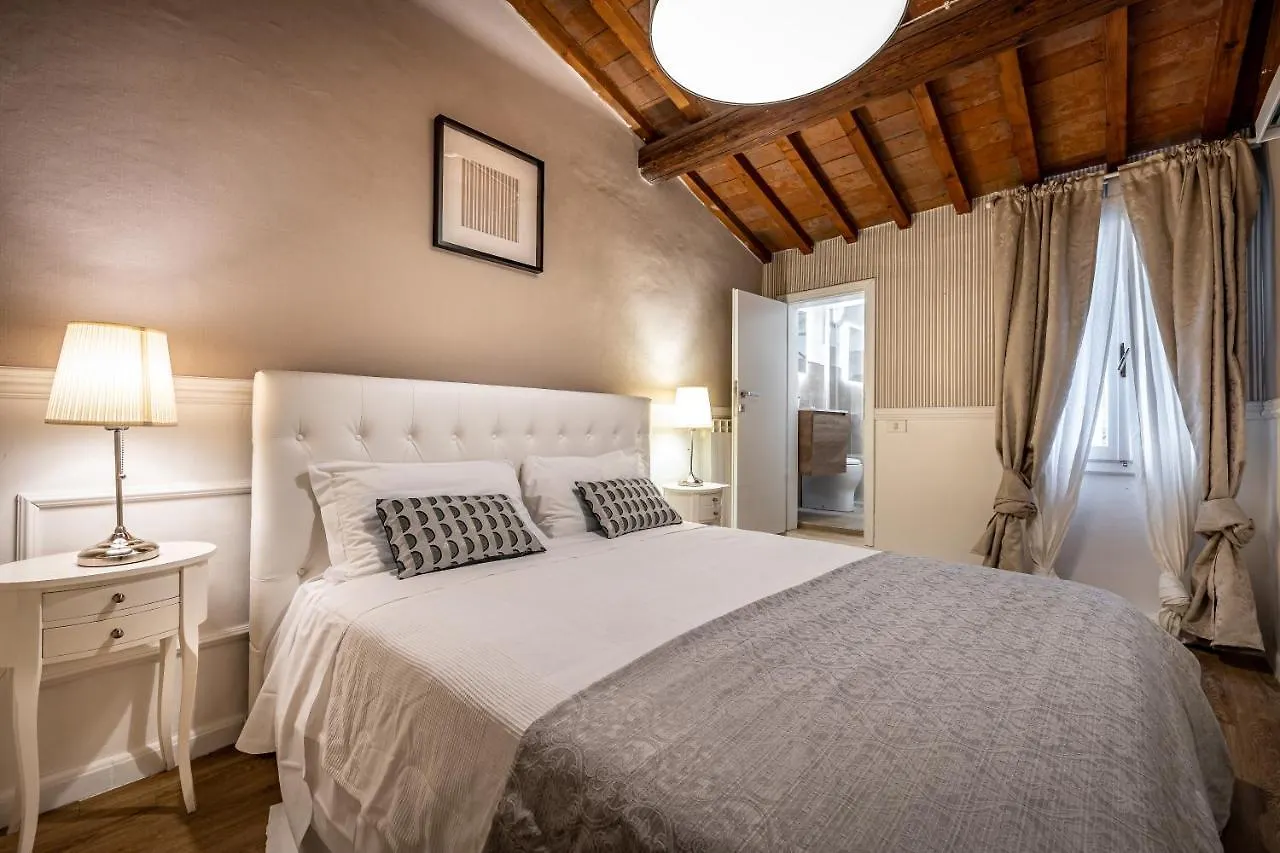 Apartment Florentine Experience In Santa Croce Florence Italy
