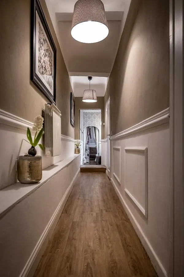 Florentine Experience In Santa Croce Florence Apartment